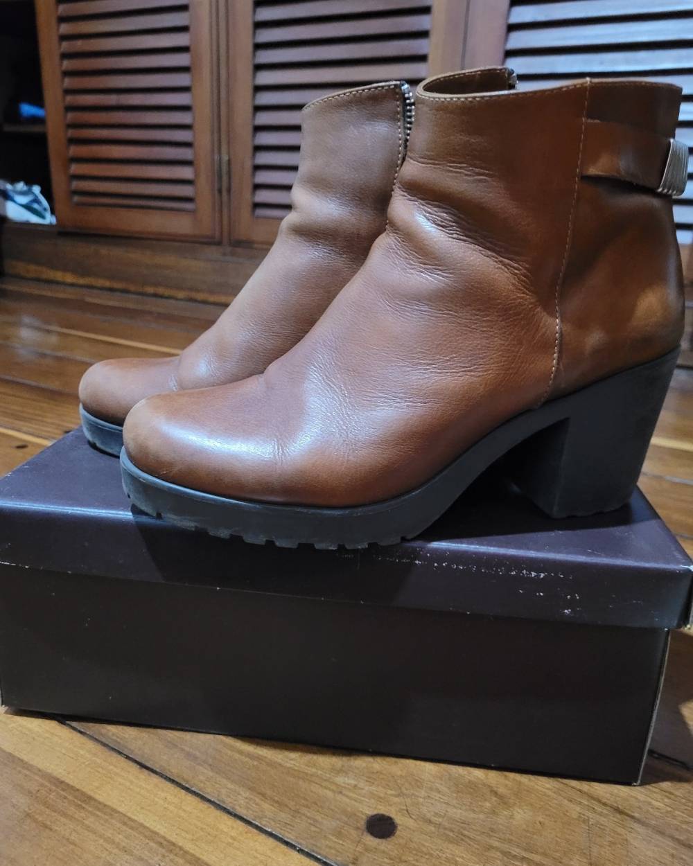 Renová Tu Vestidor - Botas Febo